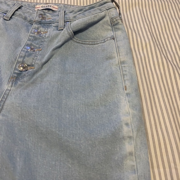 Guess Button Fly 90s Skinny Jeans in Light Wash - Size 27 - Picture 8 of 9